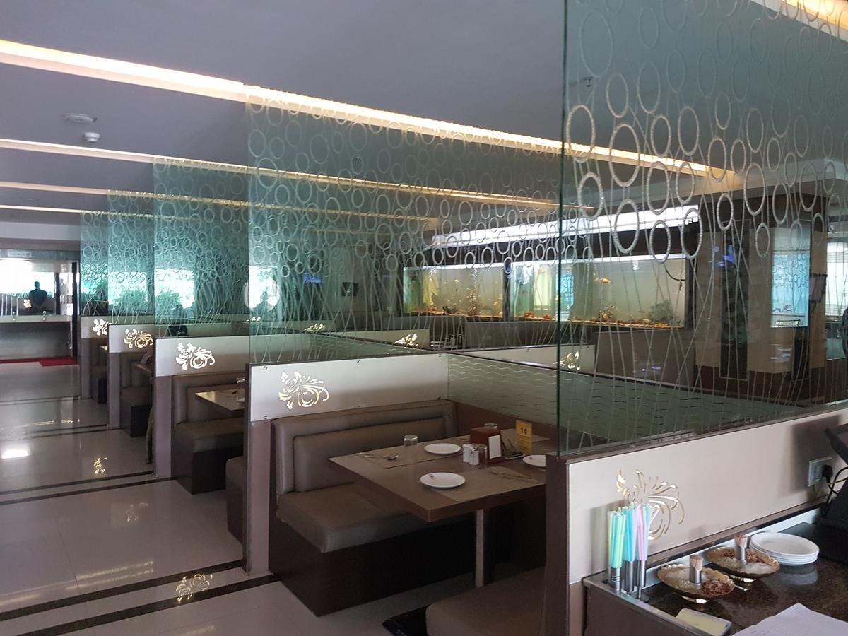 Hotel Sitara Grand Miyapur Hyderabad Eksteriør billede