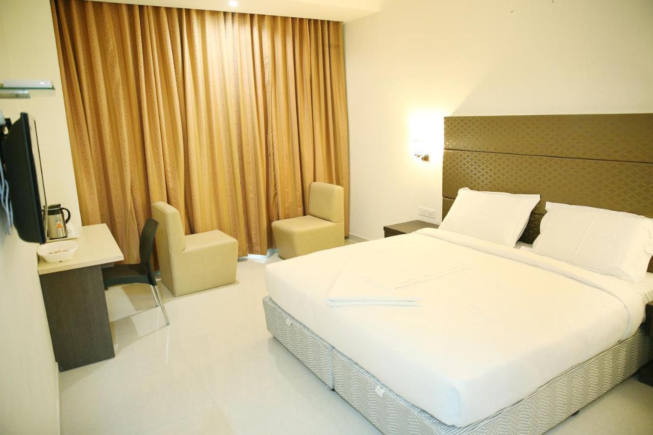 Hotel Sitara Grand Miyapur Hyderabad Eksteriør billede